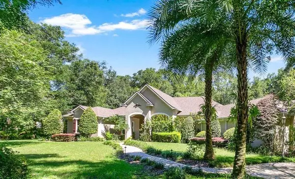 1955 HILLCREST OAK DR, Deland, FL 32720