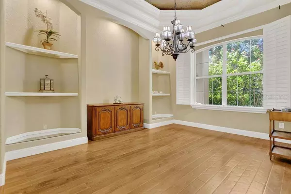 1955 HILLCREST OAK DR, Deland, FL 32720