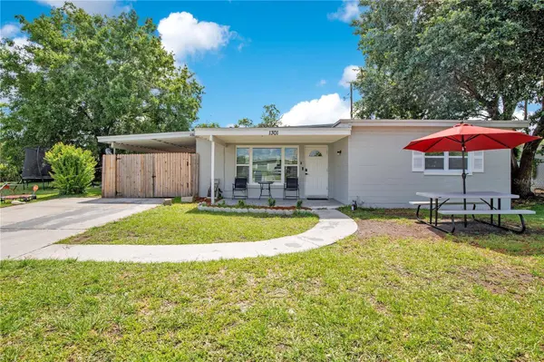 1301 LAWNE BLVD, Orlando, FL 32808