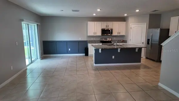 11237 AMBER RIDGE DR, Zellwood, FL 32798
