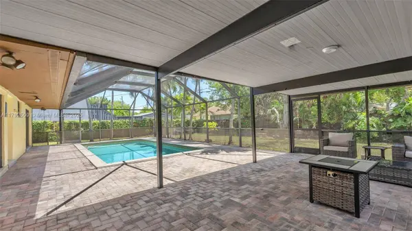 19241 SW 93rd Rd, Cutler Bay, FL 33157