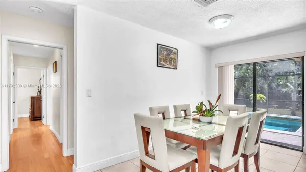 19241 SW 93rd Rd, Cutler Bay, FL 33157