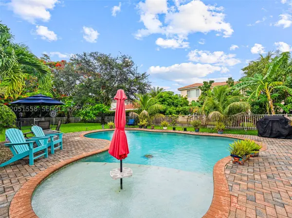 135 Catania Way, Royal Palm Beach, FL 33411