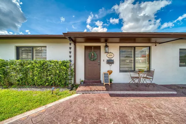 10850 SW 61st St, Miami, FL 33173