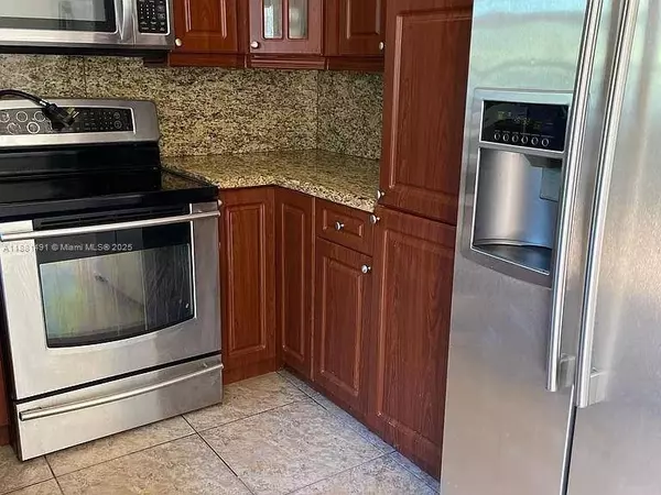 750 NW 24th Ave, Miami, FL 33125