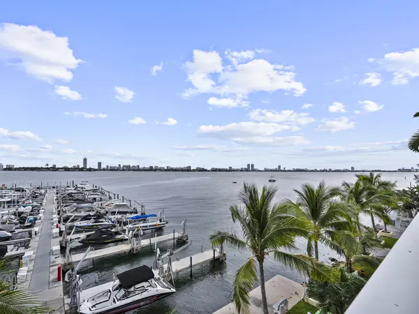 7601 E Treasure Dr #1518, North Bay Village, FL 33141-4300