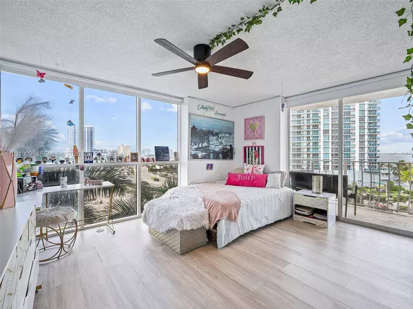 7601 E Treasure Dr #711, North Bay Village, FL 33141