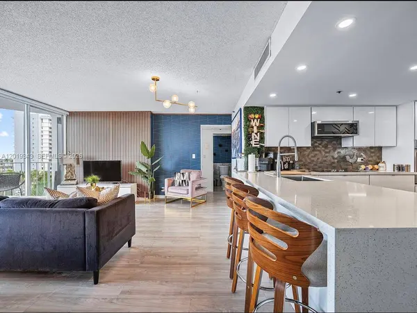 7601 E Treasure Dr #711, North Bay Village, FL 33141