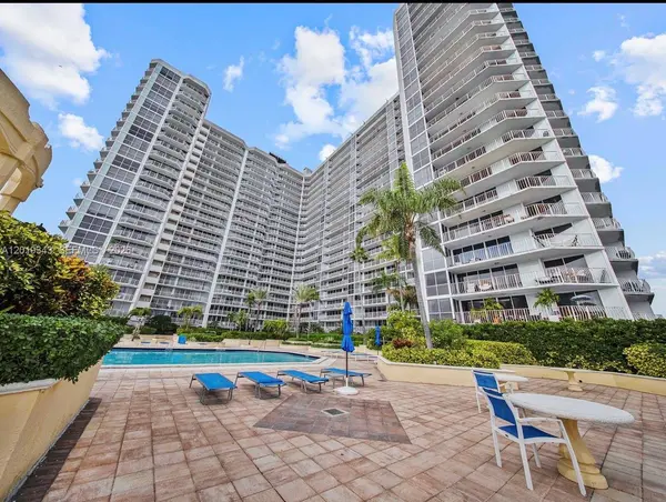 7601 E Treasure Dr #711, North Bay Village, FL 33141