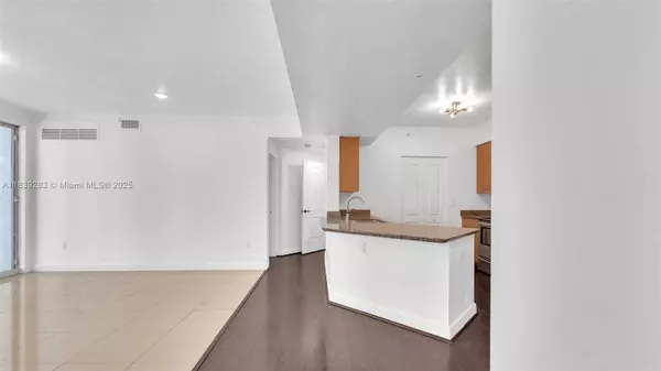 1830 Radius Dr #405, Hollywood, FL 33020