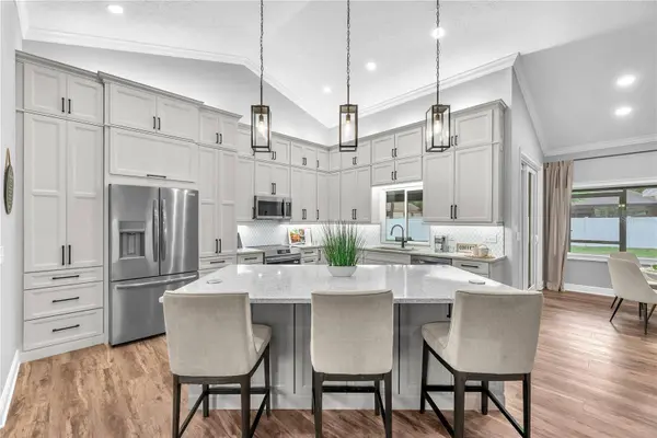 3834 COLD CREEK DR, Valrico, FL 33596