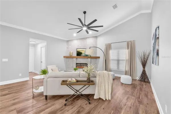 3834 COLD CREEK DR, Valrico, FL 33596