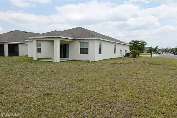 8350 Tortoise Isle CT, Lehigh Acres, FL 33972