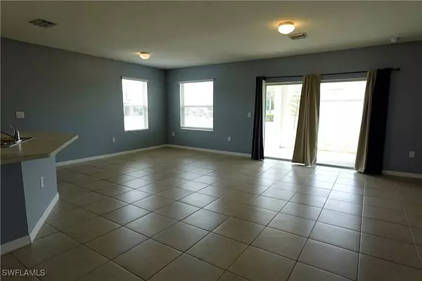 8350 Tortoise Isle CT, Lehigh Acres, FL 33972