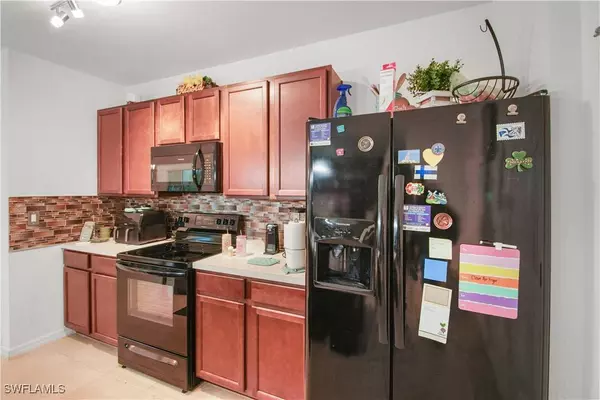 19420 Mossy Ledge TER, Lehigh Acres, FL 33936