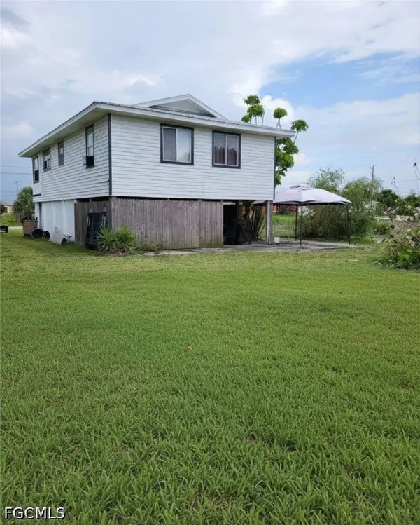4106 22nd ST SW, Lehigh Acres, FL 33976