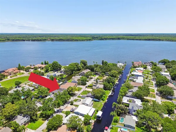 3141 N CANAL DR, Palm Harbor, FL 34684