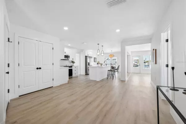 9920 SPOONBILL RD E, Bradenton, FL 34209