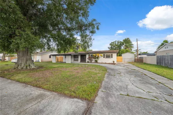8256 LARK ST, Seminole, FL 33777