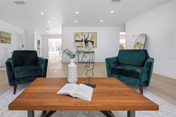 6321 BALBOA LN, Apollo Beach, FL 33572