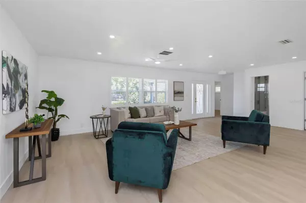 6321 BALBOA LN, Apollo Beach, FL 33572