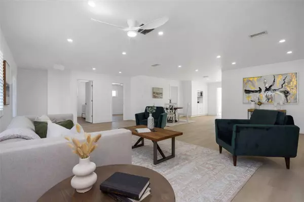 6321 BALBOA LN, Apollo Beach, FL 33572