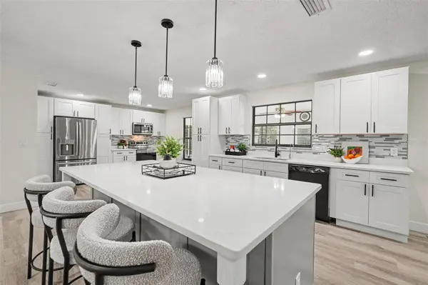1015 HASTINGS CT, Lutz, FL 33548