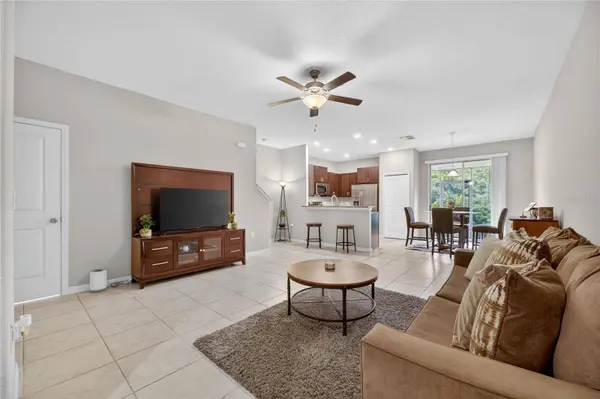 9652 PEMBROOKE PINES DR, Sun City Center, FL 33573