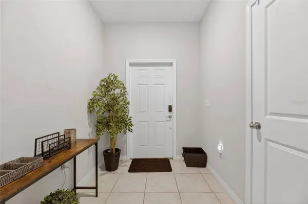 9652 PEMBROOKE PINES DR, Sun City Center, FL 33573