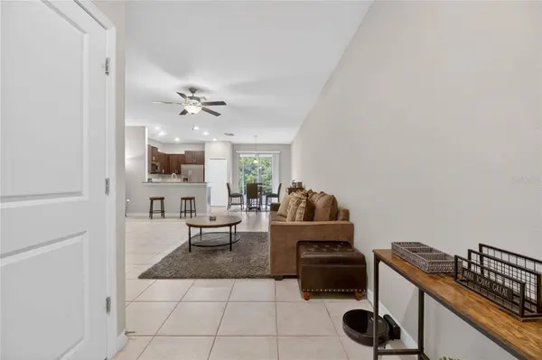 9652 PEMBROOKE PINES DR, Sun City Center, FL 33573