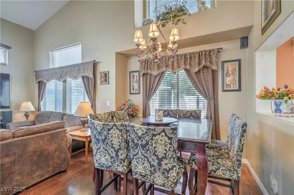 949 Adobe Flat DR, Henderson, NV 89011