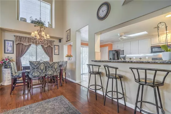 949 Adobe Flat DR, Henderson, NV 89011