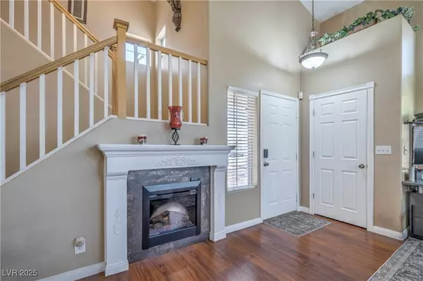 949 Adobe Flat DR, Henderson, NV 89011