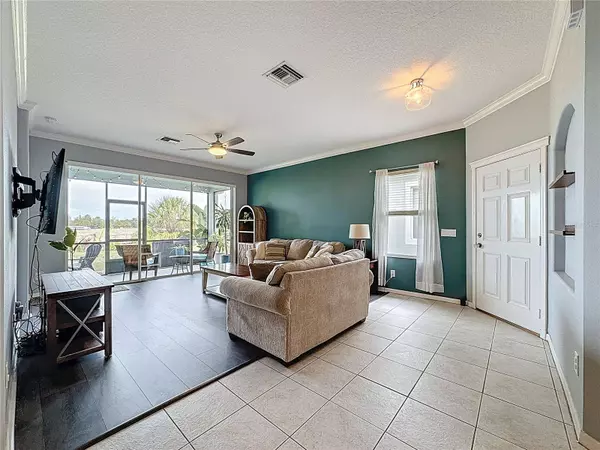 7520 SURREY PINES DR, Apollo Beach, FL 33572