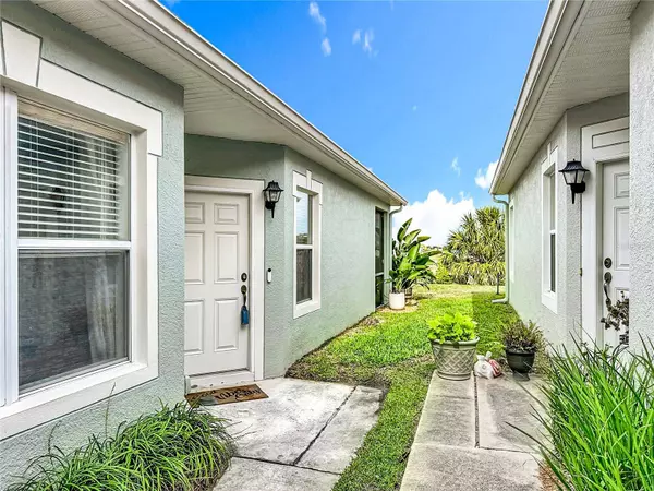 7520 SURREY PINES DR, Apollo Beach, FL 33572