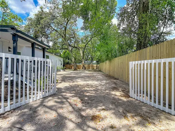 10009 N FLORENCE AVE, Tampa, FL 33612