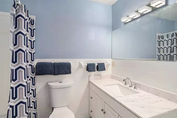 301 CARLYLE BLVD, Ruskin, FL 33570