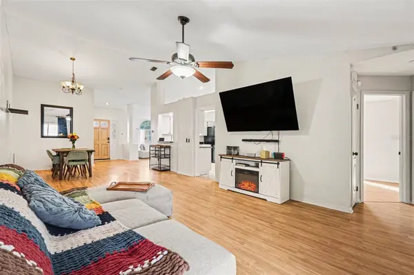 1144 HARDWOOD DR, Valrico, FL 33596