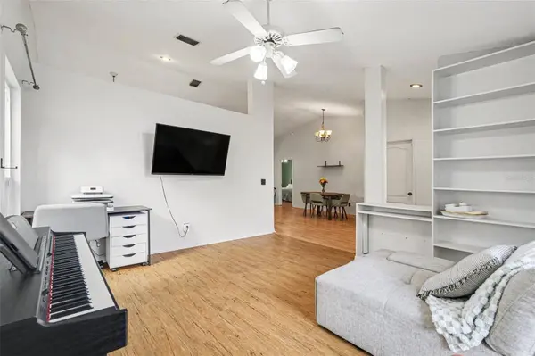 1144 HARDWOOD DR, Valrico, FL 33596