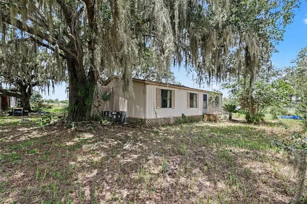10239 LYONS AVE, Lithia, FL 33547