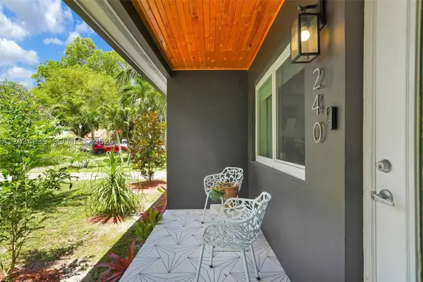 240 Nahkoda Dr, Miami Springs, FL 33166