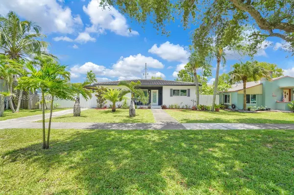 240 Nahkoda Dr, Miami Springs, FL 33166