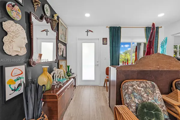 240 Nahkoda Dr, Miami Springs, FL 33166