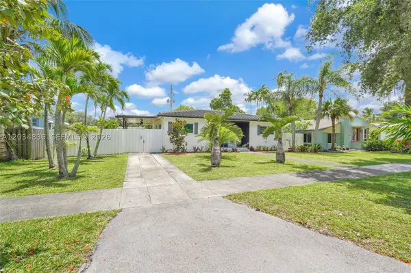 240 Nahkoda Dr, Miami Springs, FL 33166