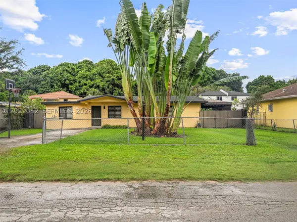 1752 NW 108th St, Miami, FL 33167