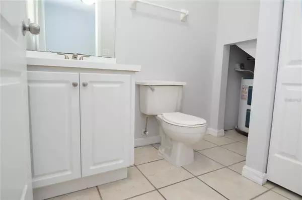 3607 W IDLEWILD AVE #APT 303, Tampa, FL 33614