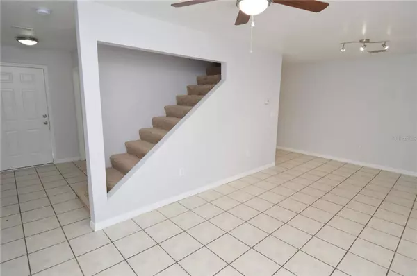 3607 W IDLEWILD AVE #APT 303, Tampa, FL 33614