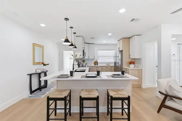 2116 W SEWAHA ST, Tampa, FL 33612