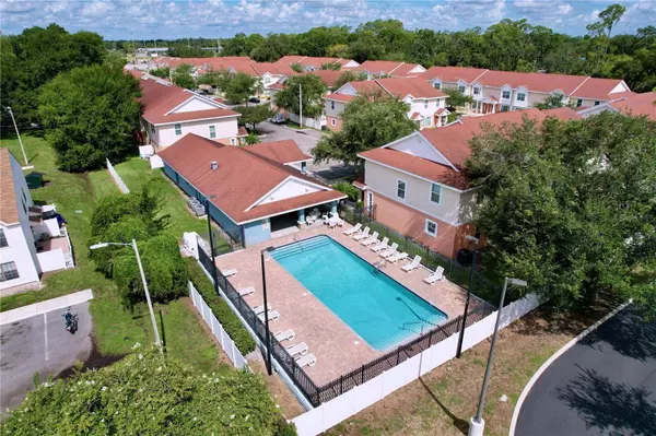 235 ALEXANDER WOODS DR, Plant City, FL 33563