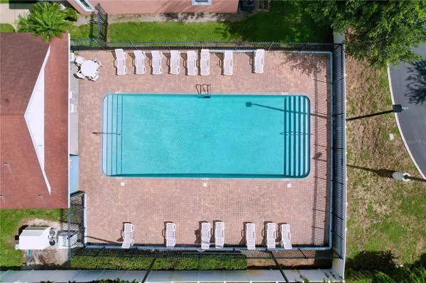 235 ALEXANDER WOODS DR, Plant City, FL 33563